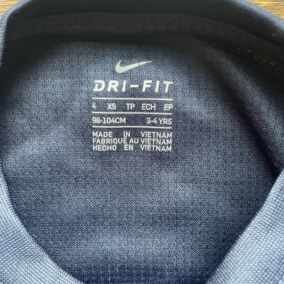 EUC Nike long sleeve Dry Fit - Picture 2 of 3